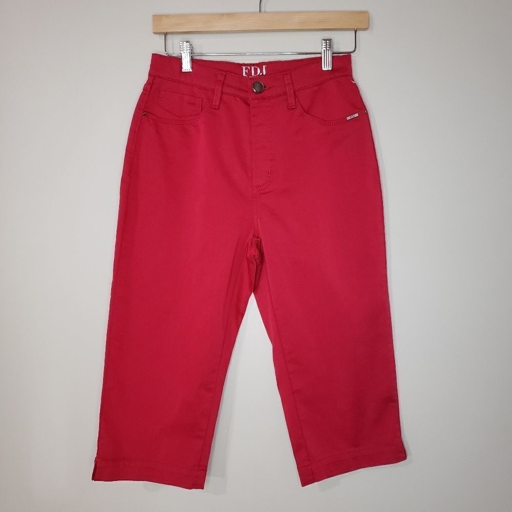 2/$25 French Dressing Red Size 4 Capri Pants